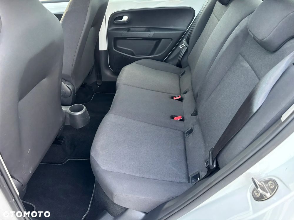 Volkswagen up! white style - 15