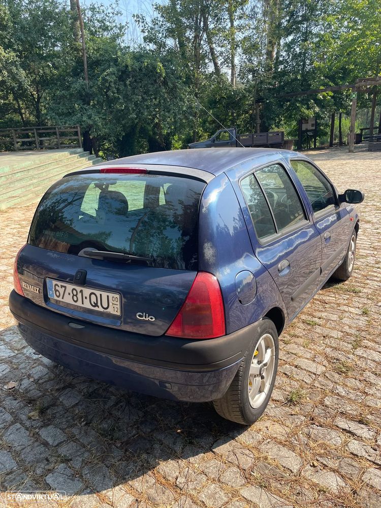 Renault Clio 1.2 RXE - 4