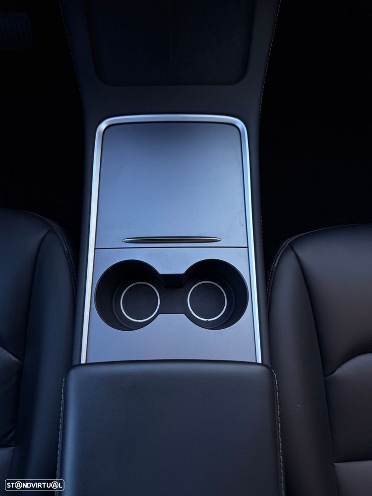 Tesla Model Y - 23