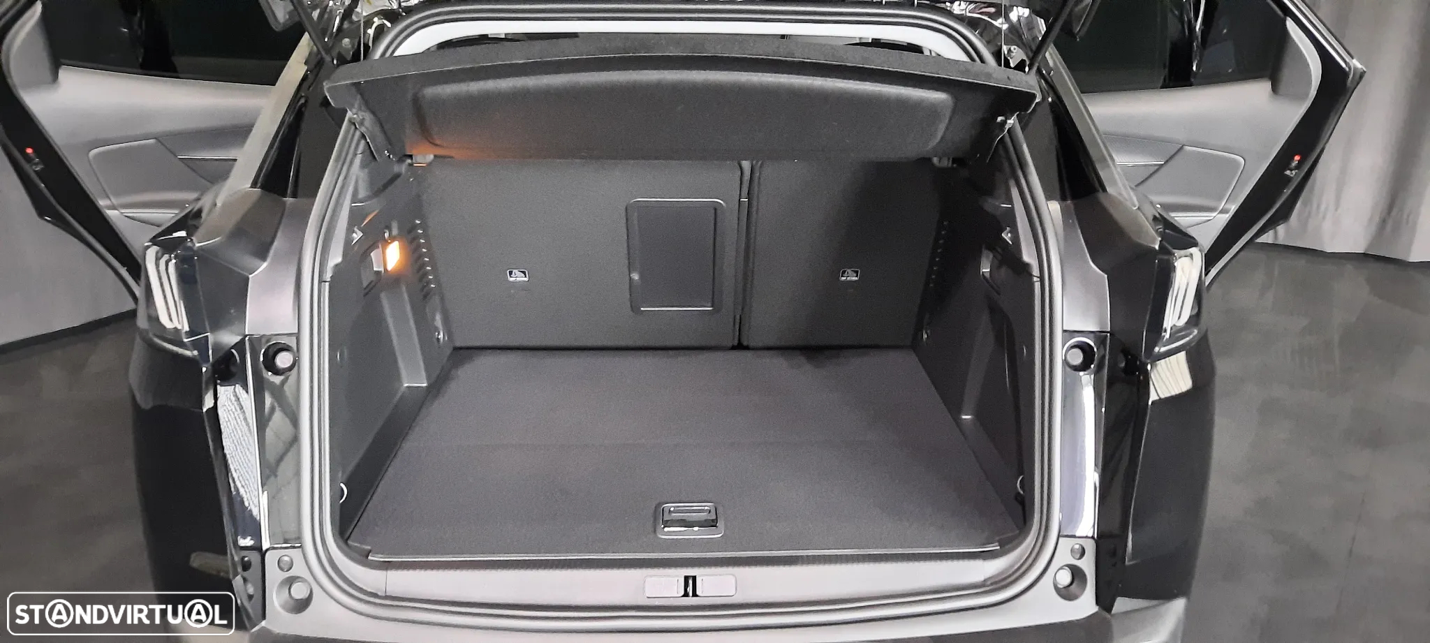 Peugeot 3008 1.6 Hybrid Allure Pack e-EAT8 - 39