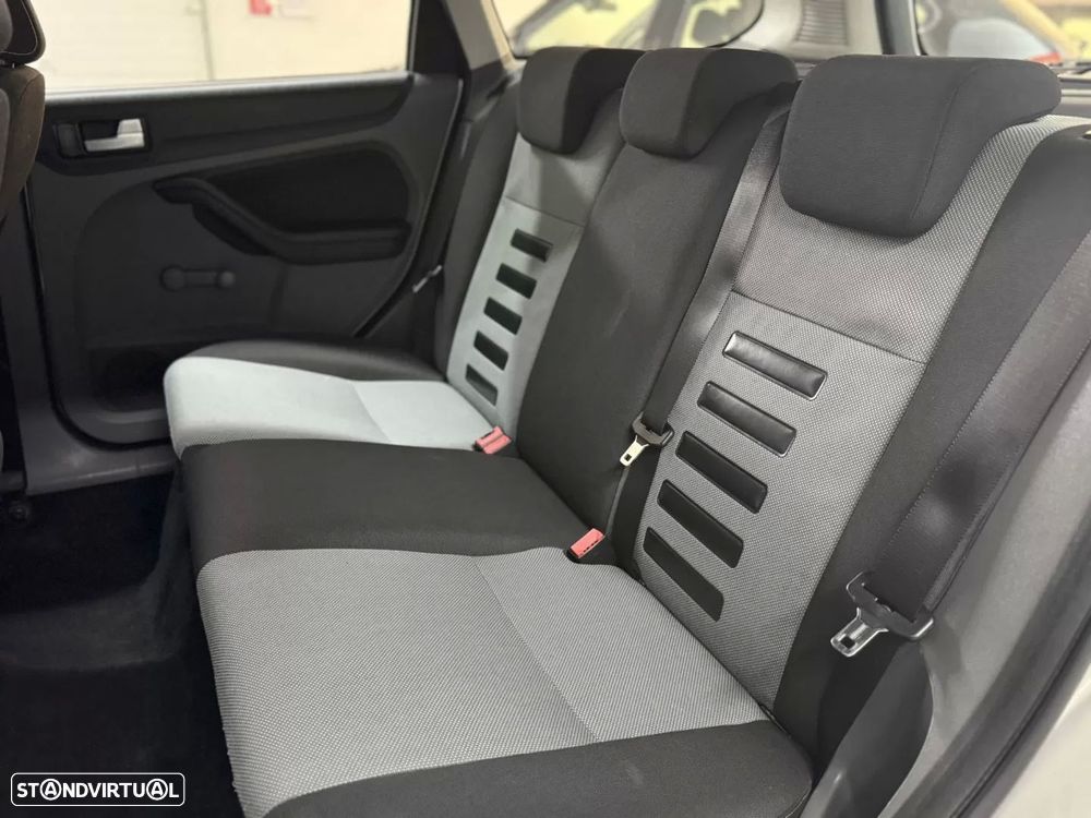 Ford Focus SW 1.6 TDCi Trend - 29