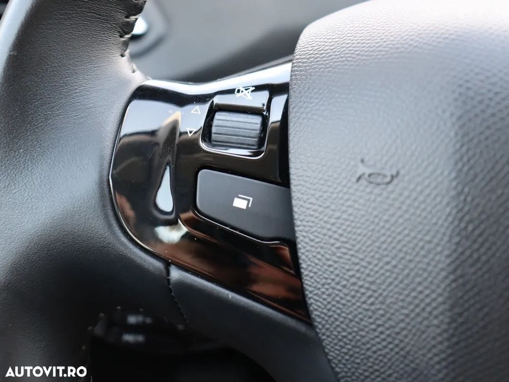 Peugeot 308 1.2 L PureTech Turbo S&S Active - 15