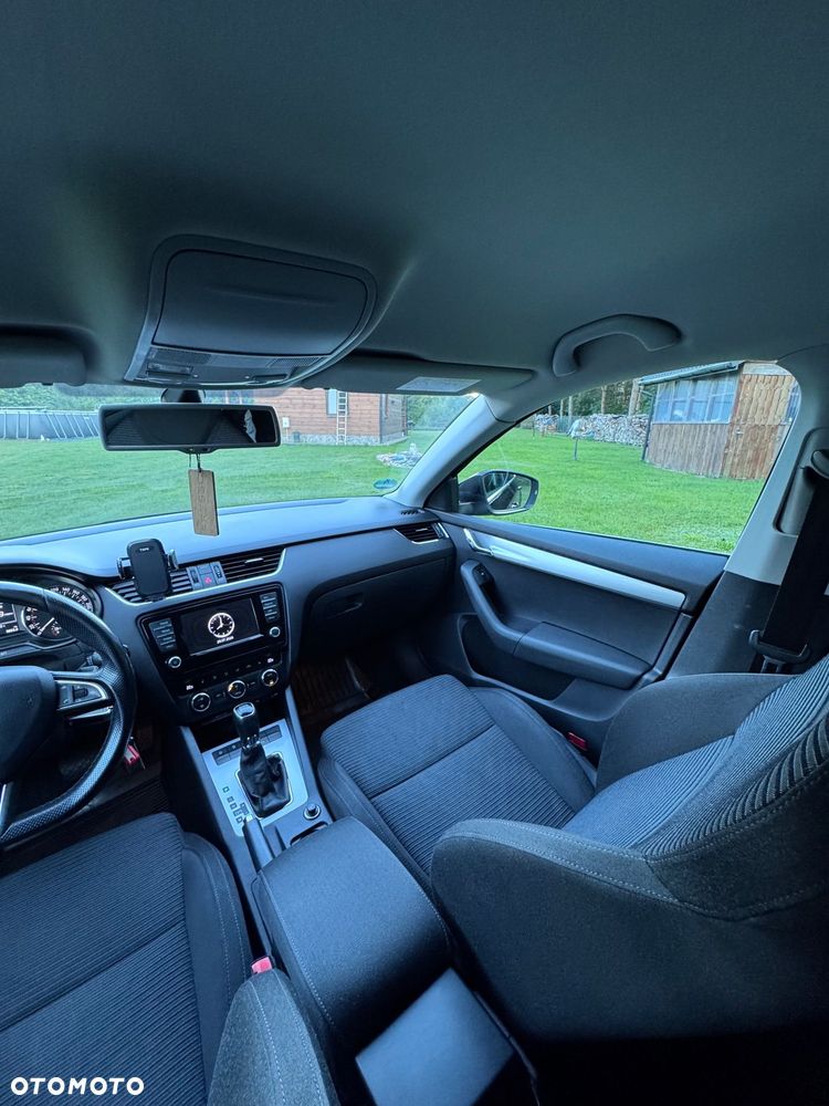 Skoda Octavia 2.0 TDI DSG RS - 11