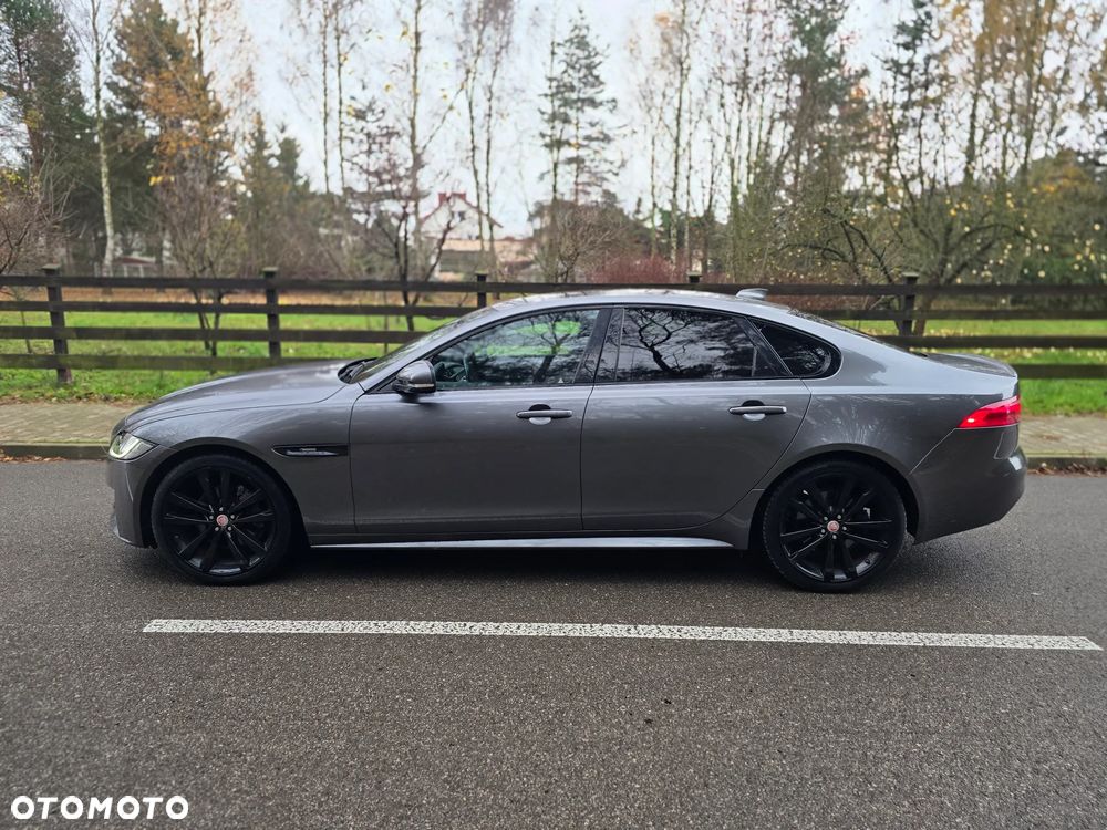 Jaguar XF 2.0 i4D AWD R-Sport - 18