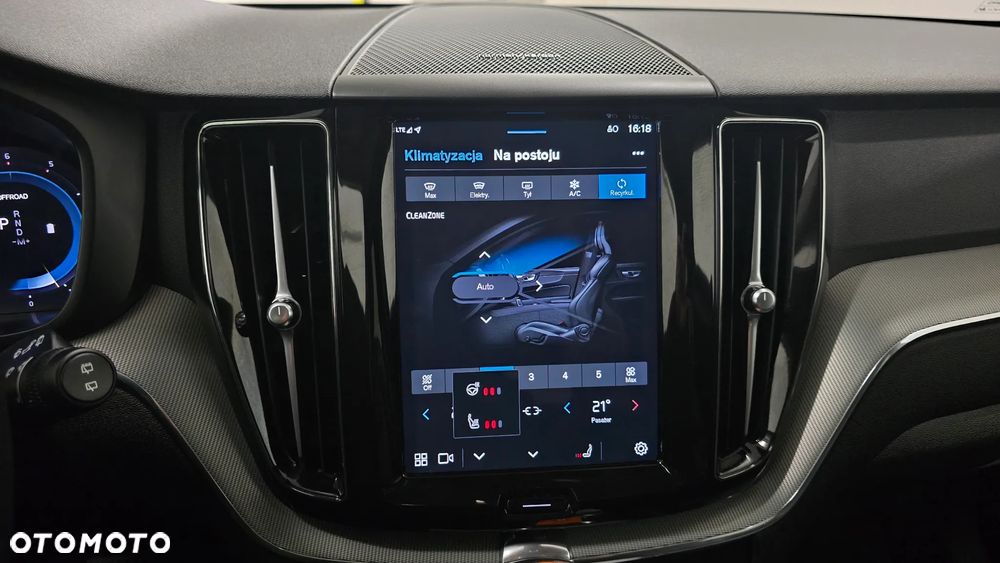 Volvo XC 60 B4 D Plus Dark - 37