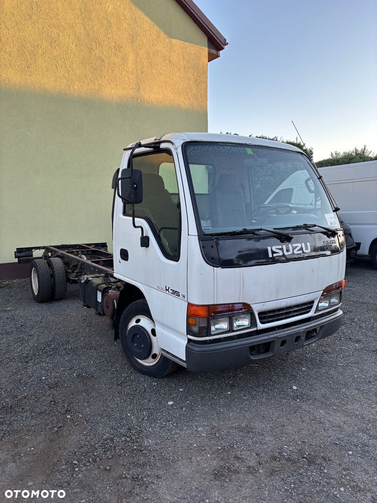 Isuzu NKR-77 - 3
