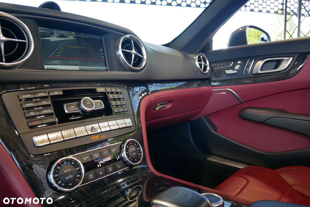 Mercedes-Benz SL 63 AMG - 25