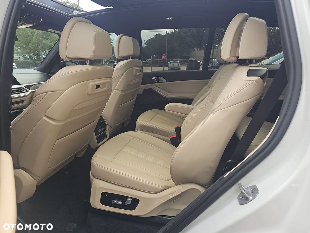 BMW X7 xDrive40i - 10