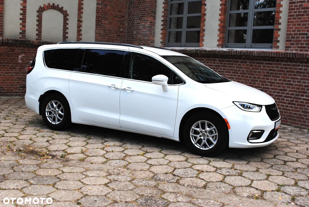 Chrysler Pacifica - 4