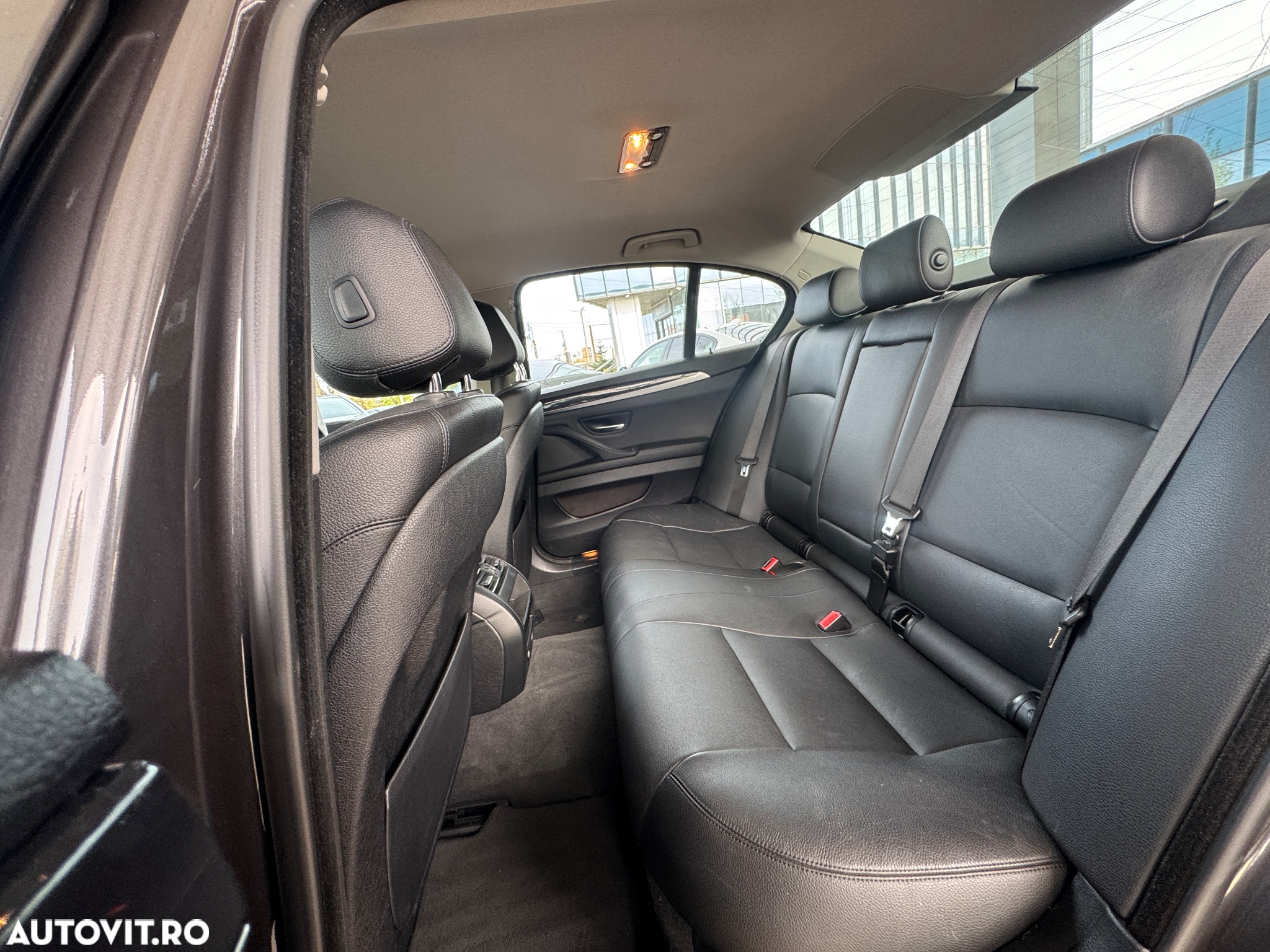 BMW Seria 5 525d xDrive AT - 18
