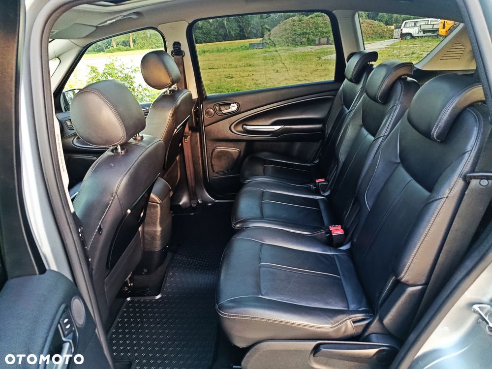 Ford S-Max 2.0 TDCi DPF Titanium - 22