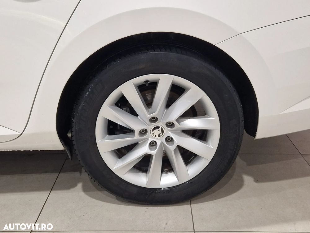 Skoda Superb 2.0 TDI Ambition - 10