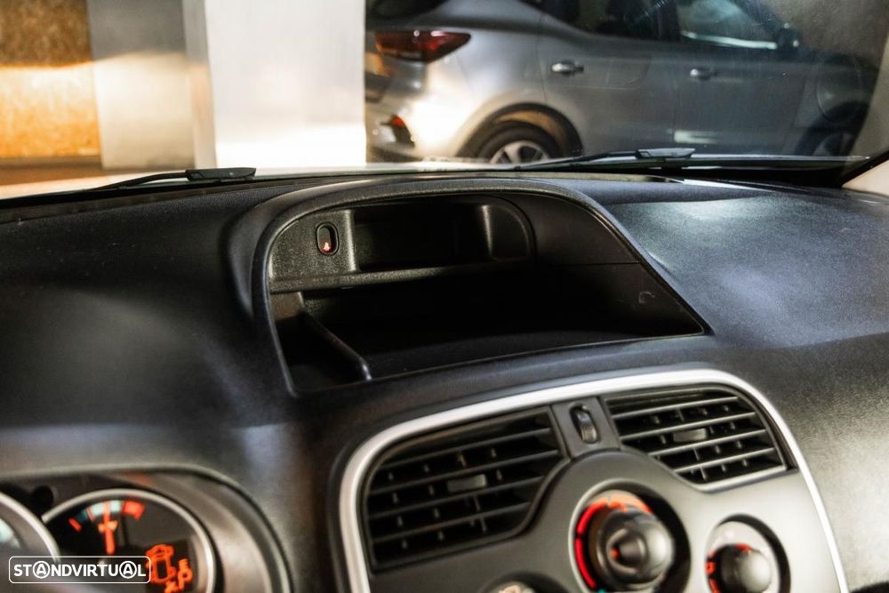 Renault Kangoo Z.E. 33 KW - IVA DEDUTIVÉL - BATERIAS PRÓPRIAS - 29