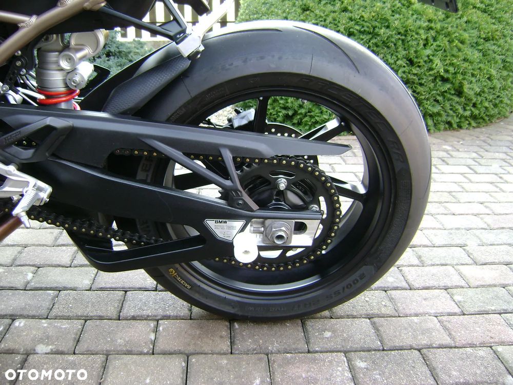 BMW S - 22