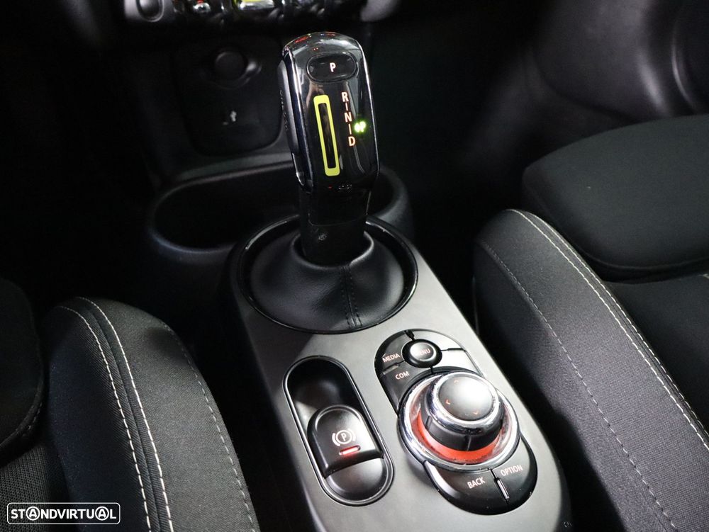 MINI 3 Portas Cooper SE Premium Essential - 16