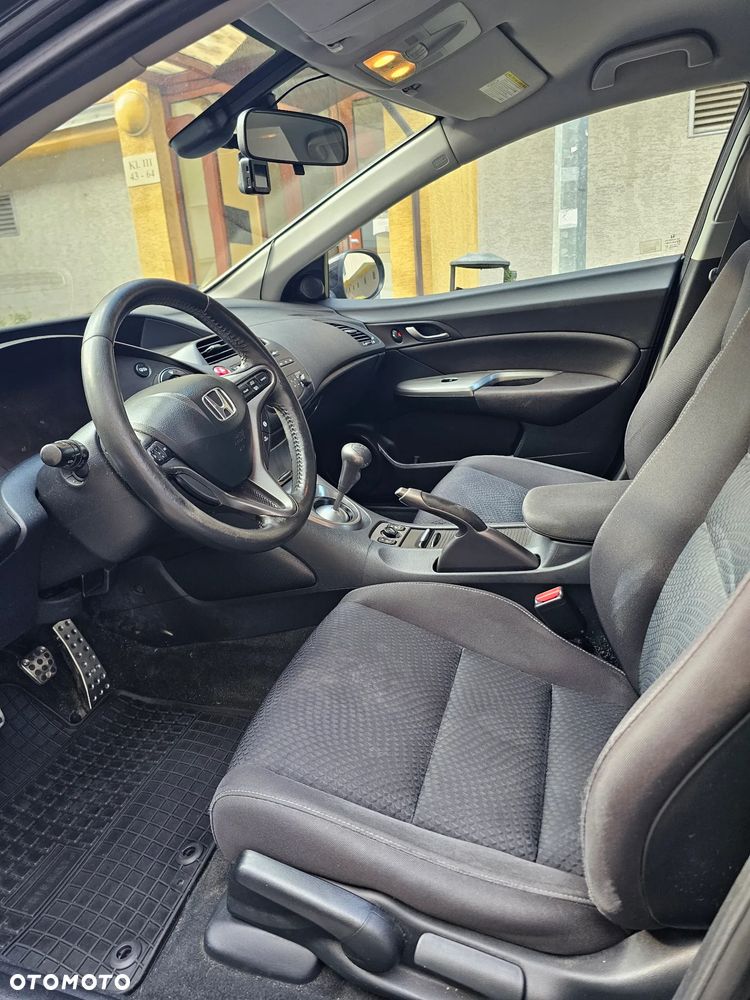 Honda Civic 1.8 Sport - 18