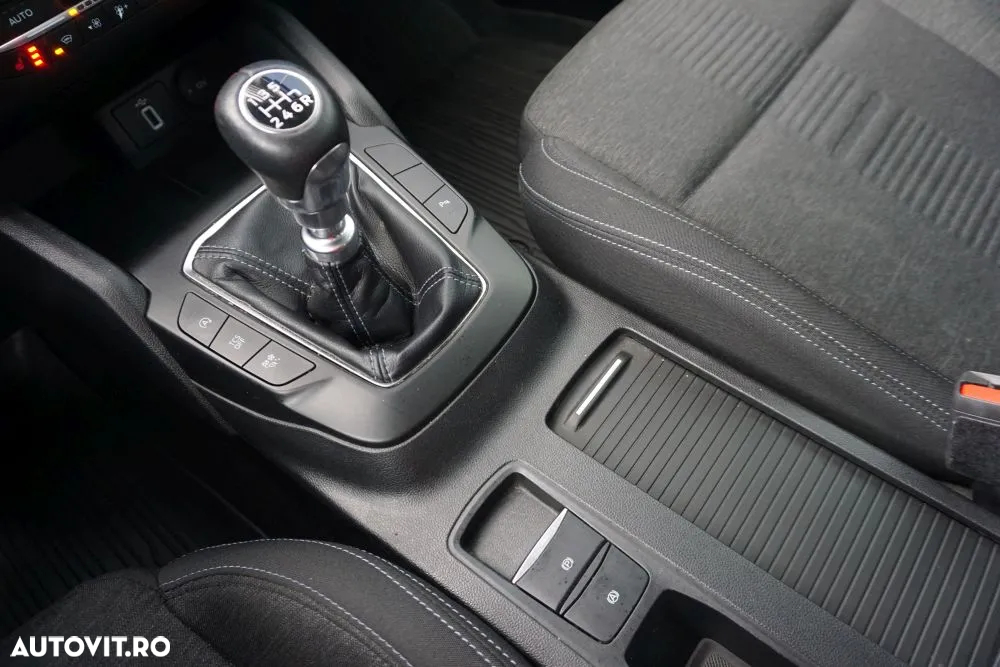Ford Focus 1.0 EcoBoost Active - 11