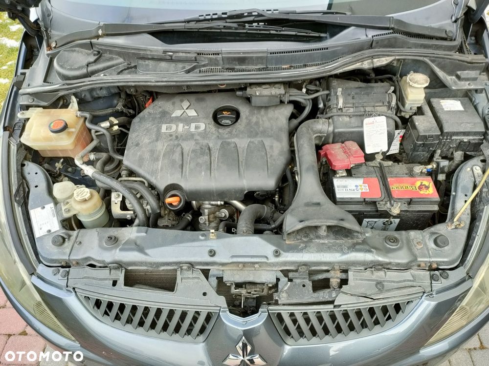 Mitsubishi Grandis - 7