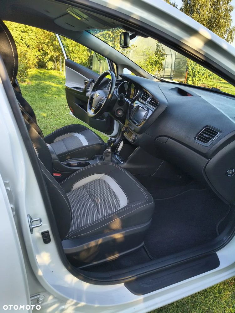 Kia Ceed - 8