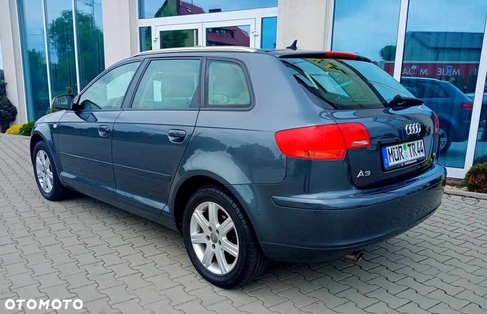Audi A3 Sportback 1.6 Attraction - 4