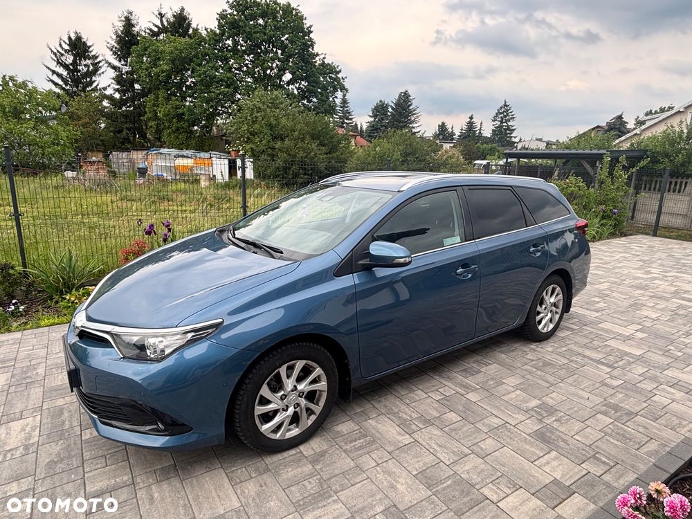 Toyota Auris 1.6 Premium - 4