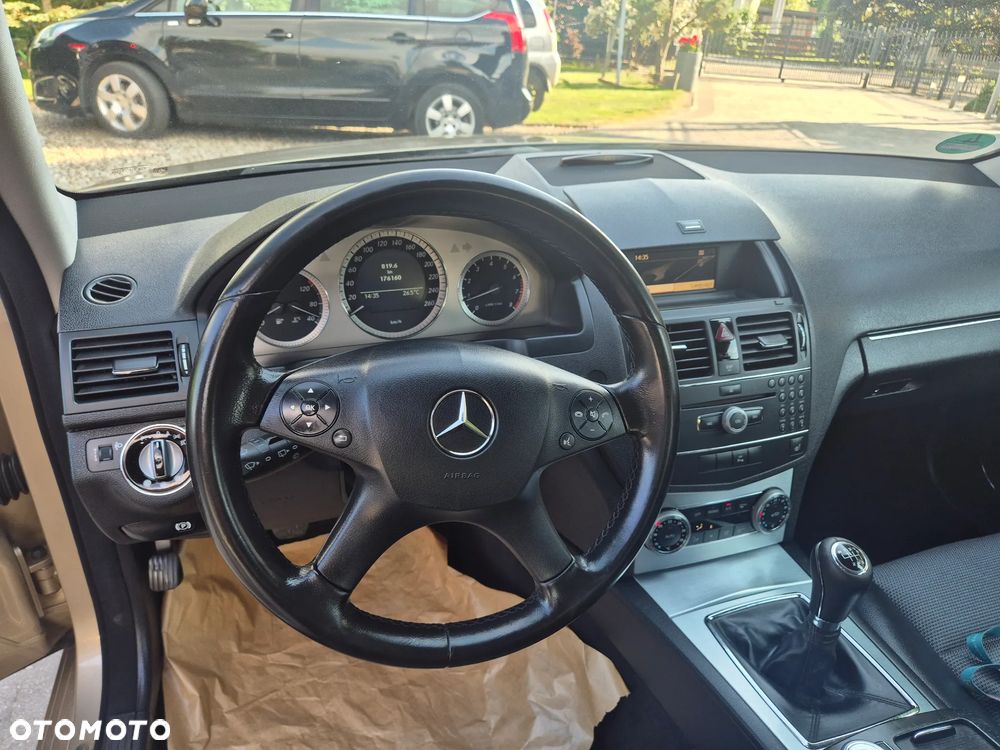 Mercedes-Benz Klasa C 180 Kompressor Avantgarde - 23