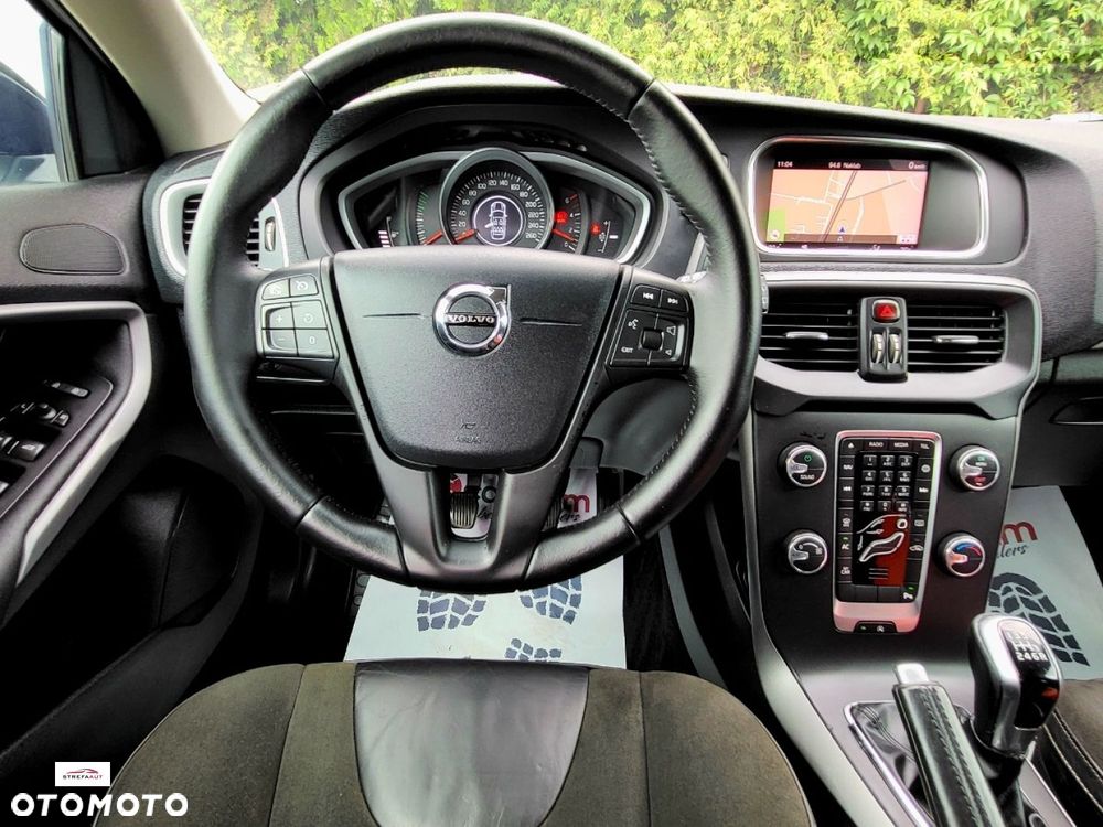 Volvo V40 Cross Country - 13