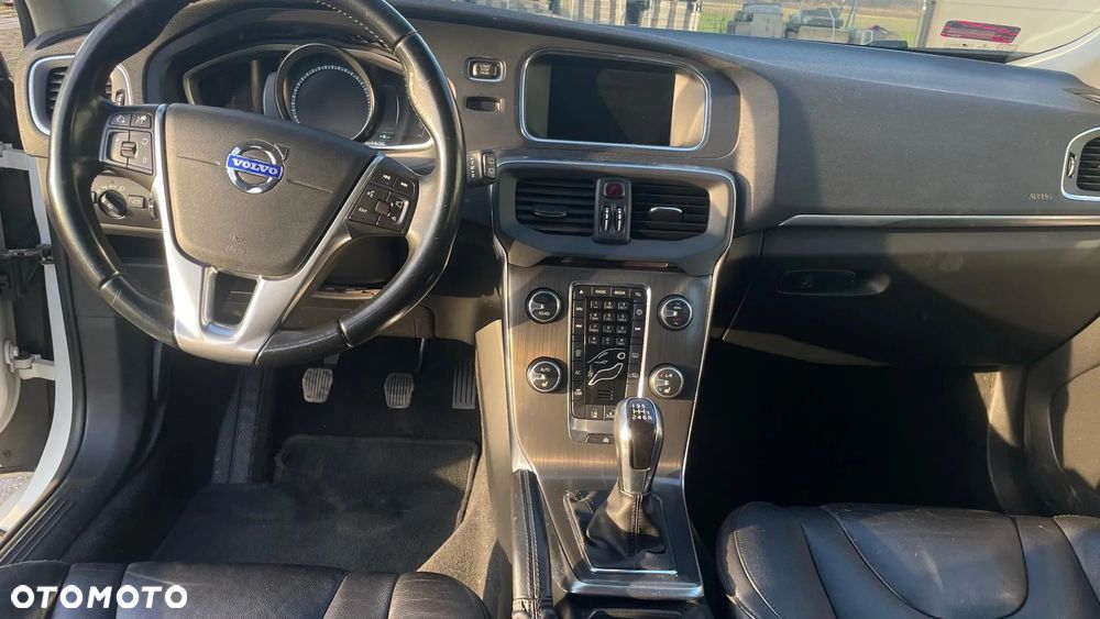 Volvo V40 D4 Inscription - 9