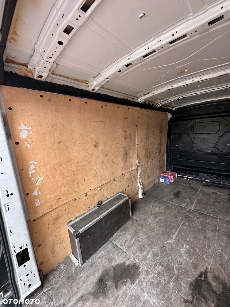 Ford Transit - 11