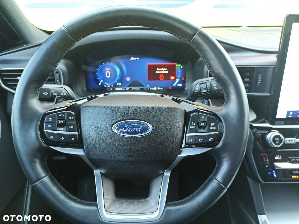 Ford Explorer - 13