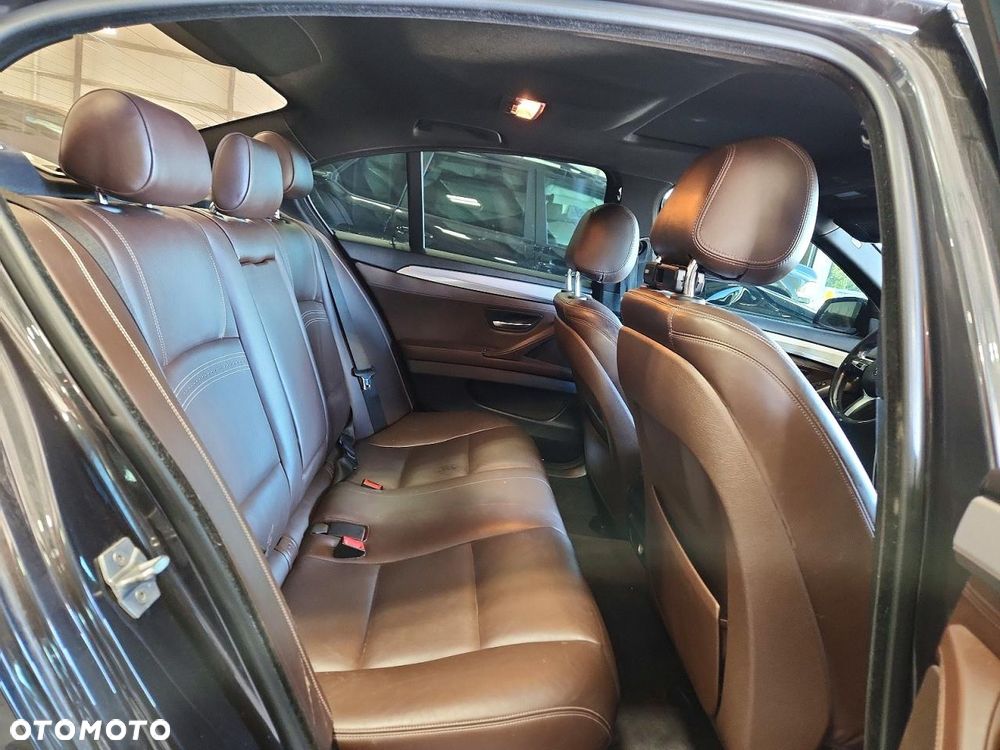 BMW Seria 5 535i xDrive - 9