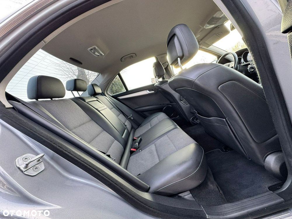 Mercedes-Benz Klasa C 180 CDI 7G-TRONIC Avantgarde Edition - 27