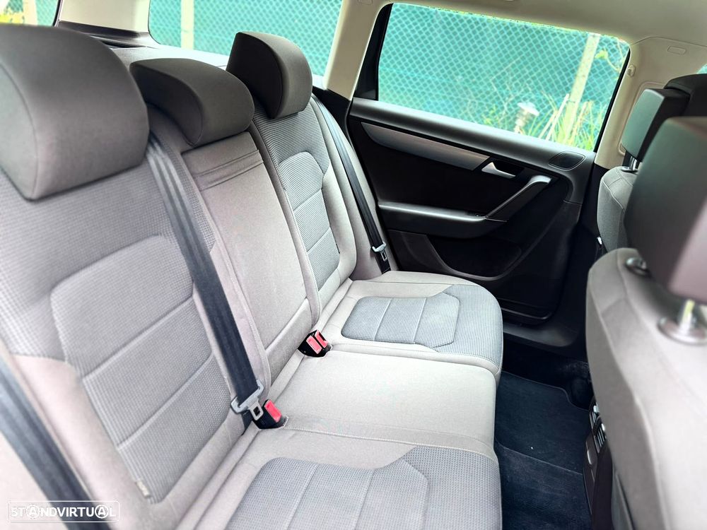 VW Passat Variant 2.0 TDI BlueMotion Comfortline - 29