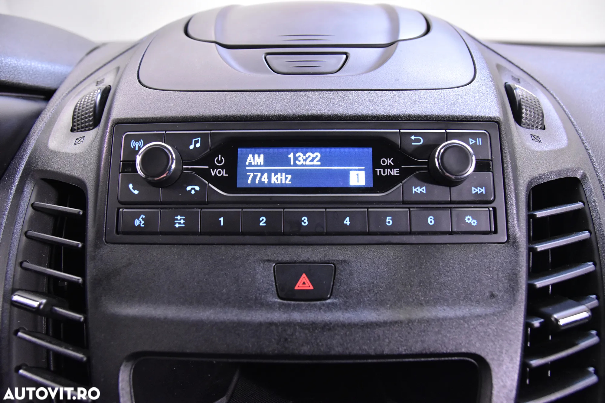 Ford Transit Connect - 16