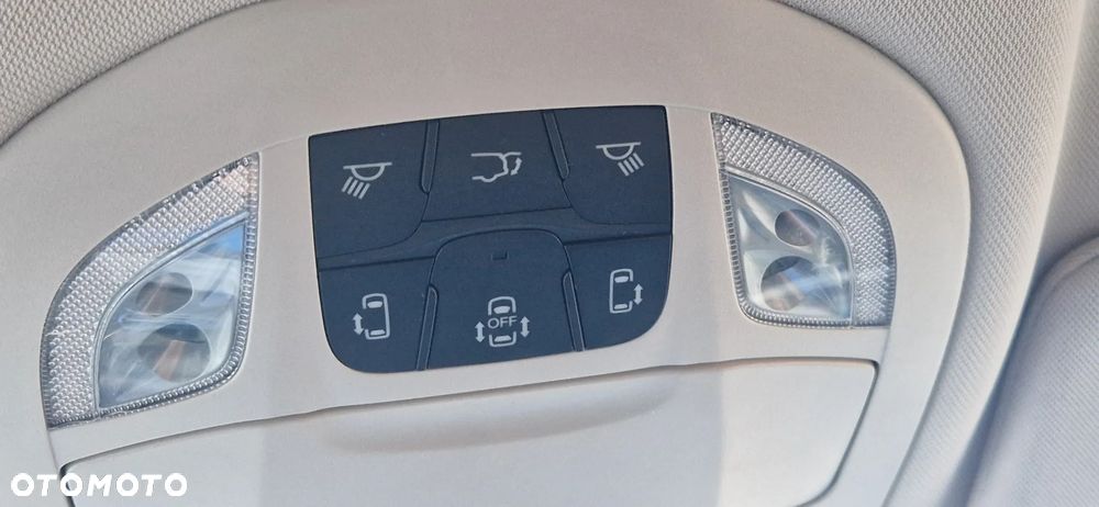 Chrysler Pacifica - 32