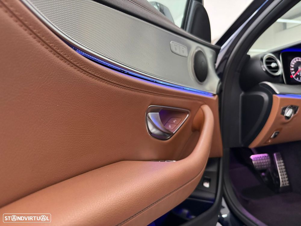 Mercedes-Benz E 300 de AMG Line - 18
