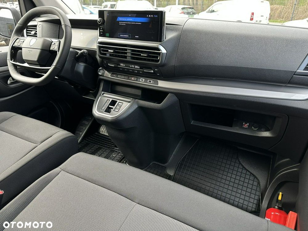 Peugeot Traveller - 26