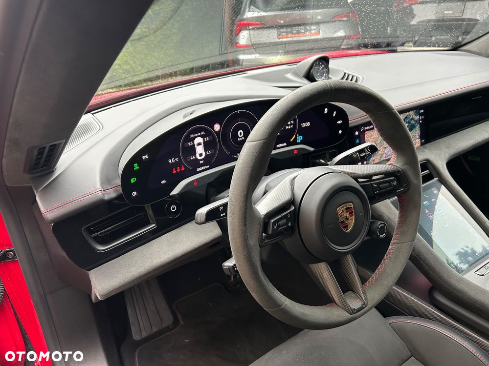 Porsche Taycan GTS - 21