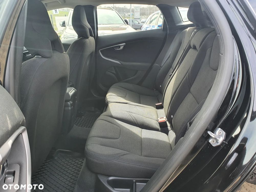 Volvo V40 D3 Kinetic - 19