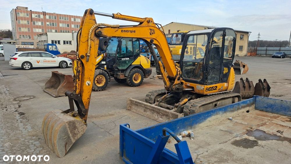 JCB 8052 - 1
