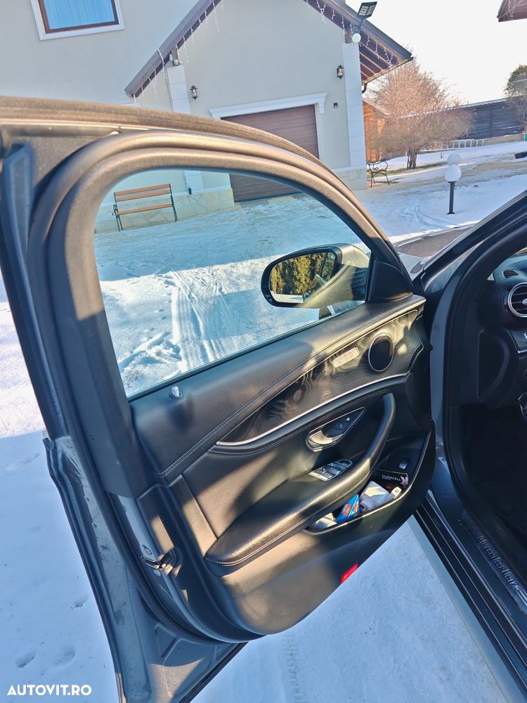 Mercedes-Benz E 220 d 4MATIC 9G-TRONIC - 4