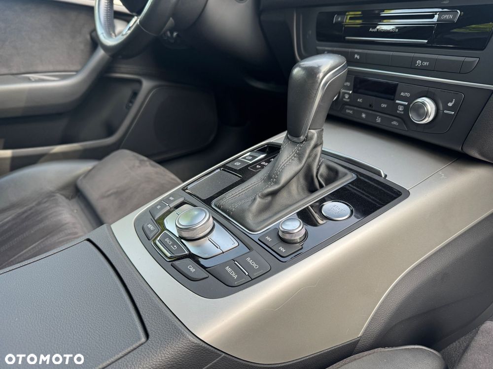 Audi A6 Avant 3.0 TDI quattro S tronic - 25