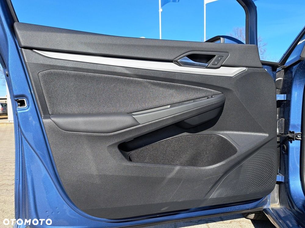 Volkswagen Golf - 10