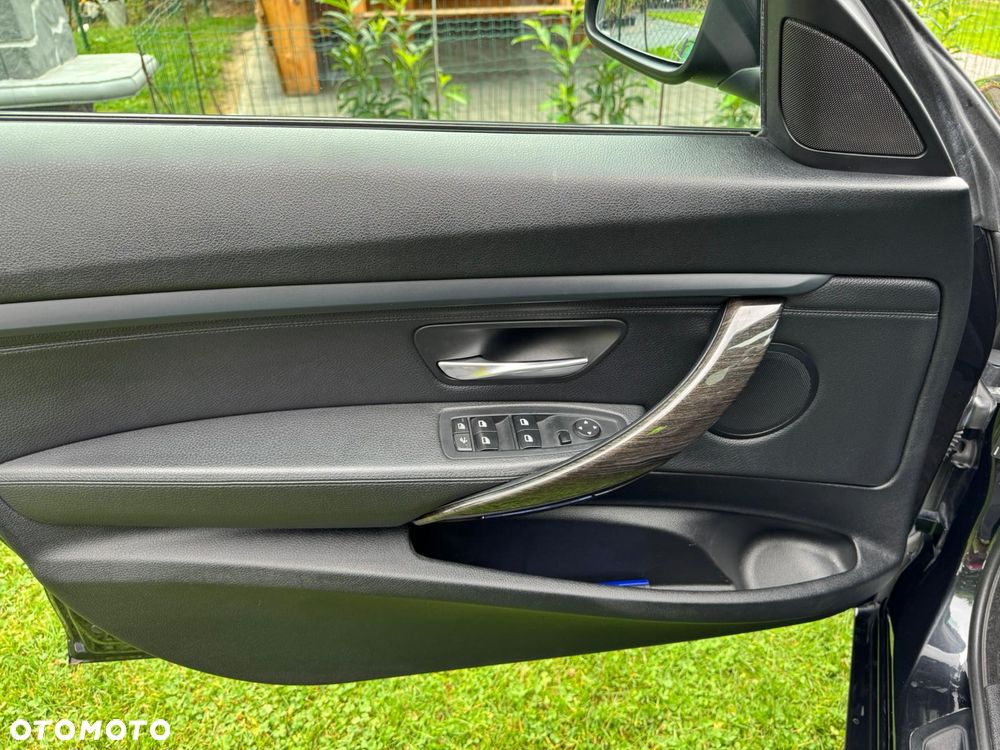BMW Seria 3 320d - 25