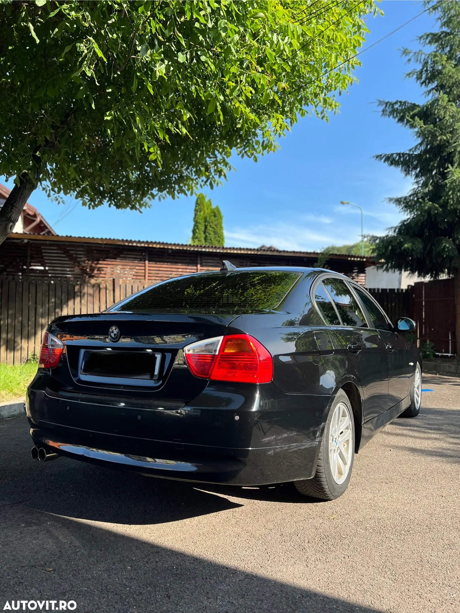 BMW Seria 3 318i Touring - 29