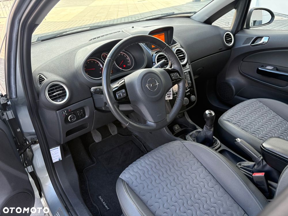 Opel Corsa 1.4 16V Cosmo - 16