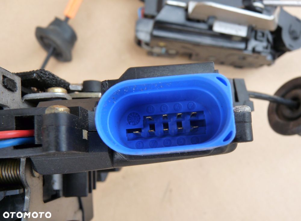 AUDI A8 D3 ZAMEK DRZWI LEWY PRZÓD EUROPA 4E1837015 - 5