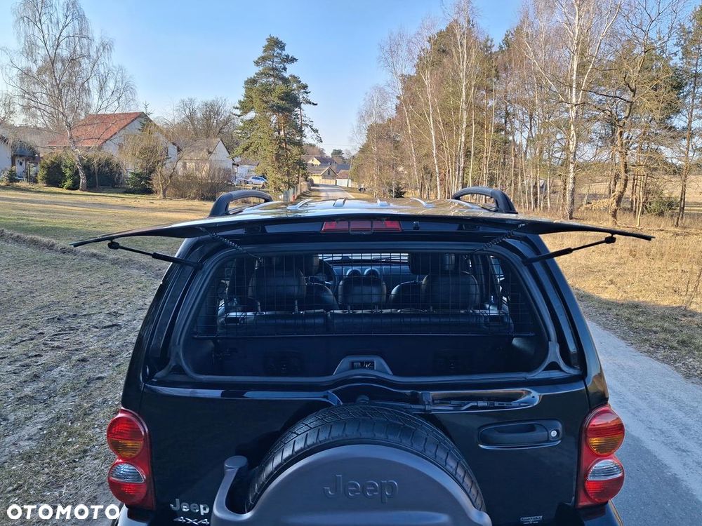 Jeep Cherokee - 34
