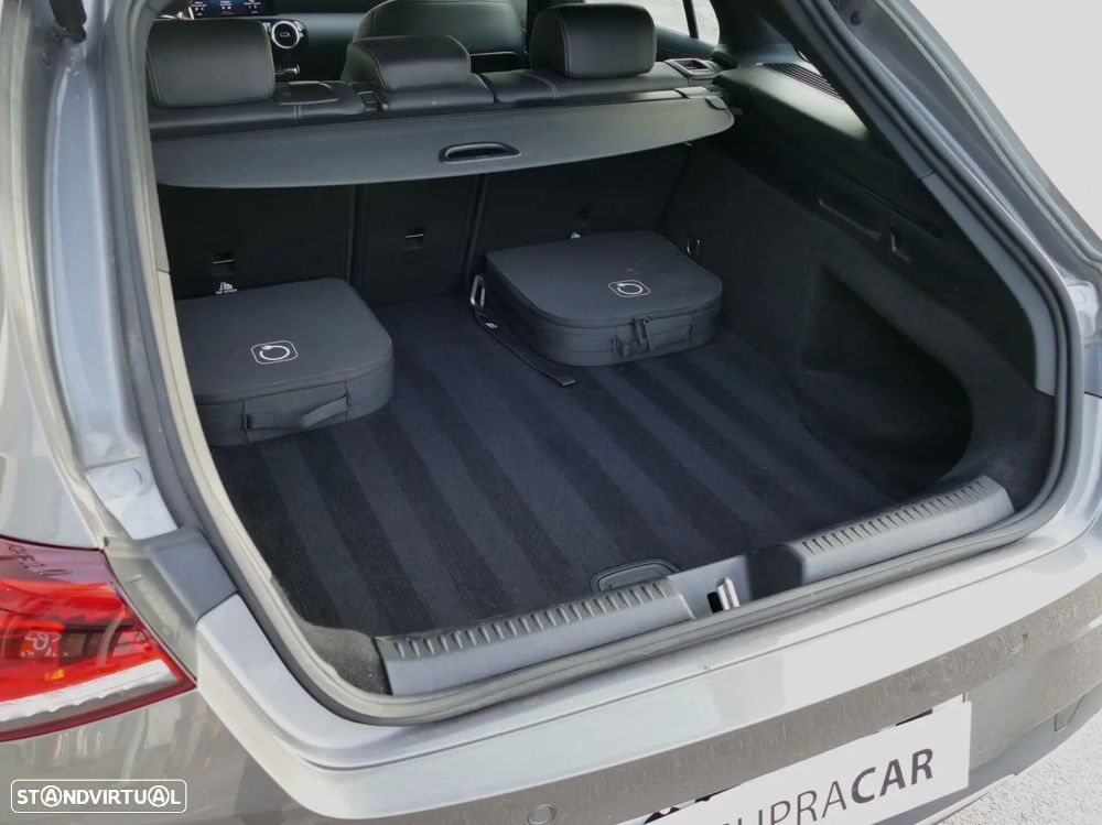 Mercedes-Benz CLA 250 e Shooting Brake Progressive - 11