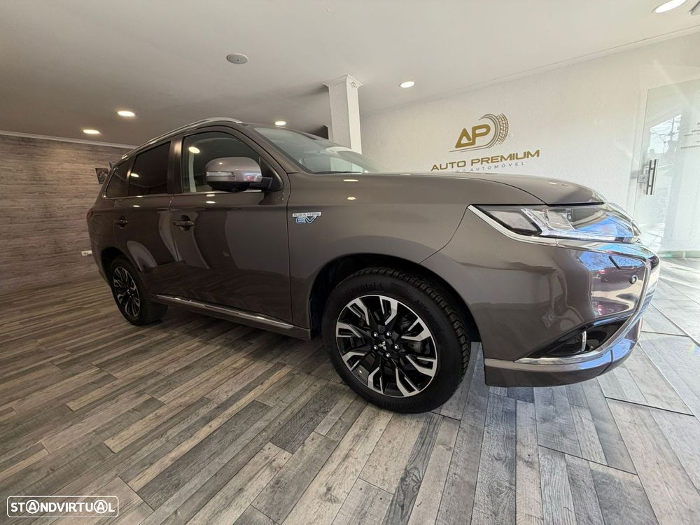 Mitsubishi Outlander 2.0 Instyle Navi - 5